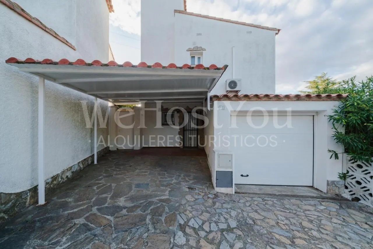 Holiday home Welhomy - Superbe Maison Roses, Carner